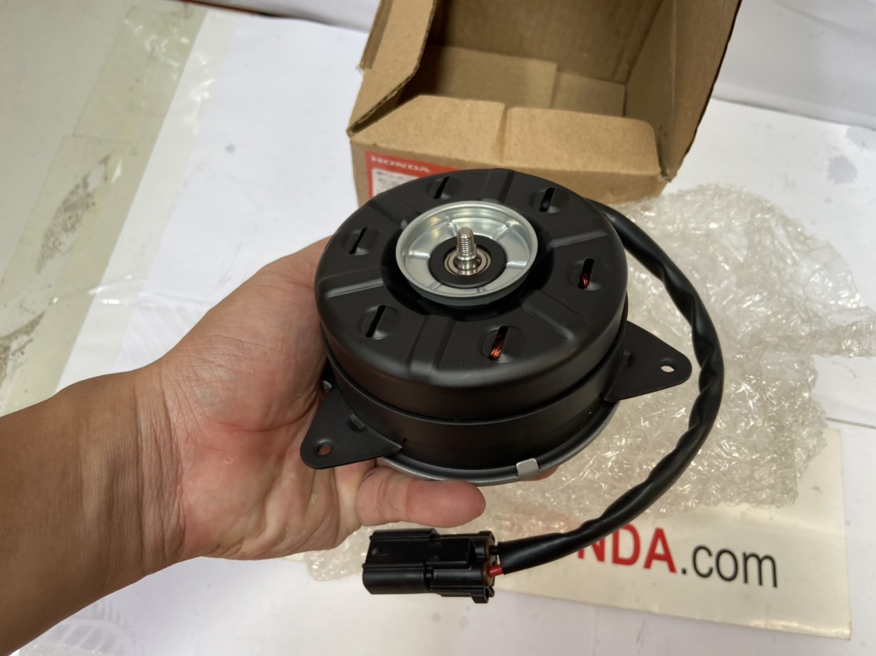 Mô tơ quạt làm mát két nước xe Honda CRV 2018 đến 2022